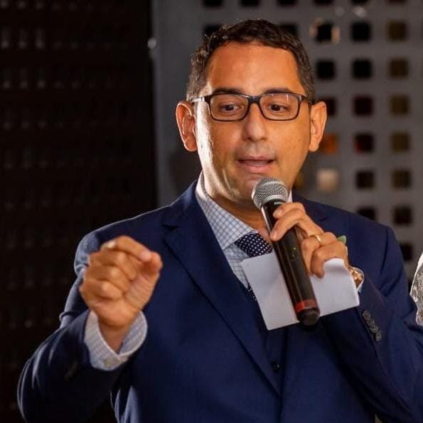 Prof. Leonardo Cavalcanti